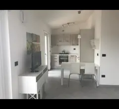 Abitazione indipendente arredata con posti auto nel residence "borgo san maritno"