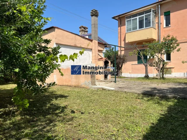 Appartamenti in Vendita - Zona la leccia