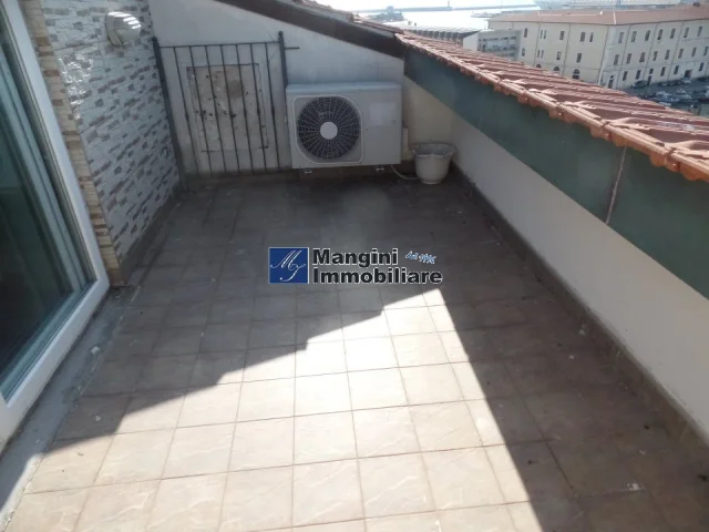 Appartamenti in Vendita - Zona porto con splendida vista mare