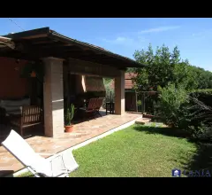 Appartamenti in Vendita - Casa indipendente in zona stabbio rif 4230