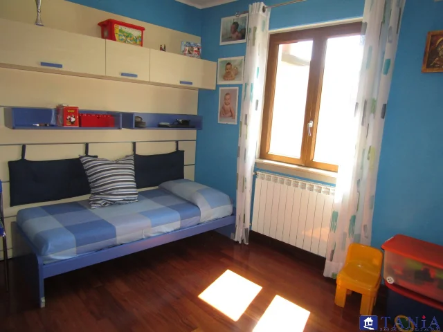 Appartamenti in Vendita - Casa indipendente in zona stabbio rif 4230