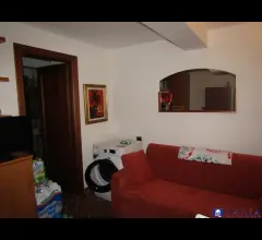 Appartamenti in Vendita - Casa indipendente in zona stabbio rif 4230