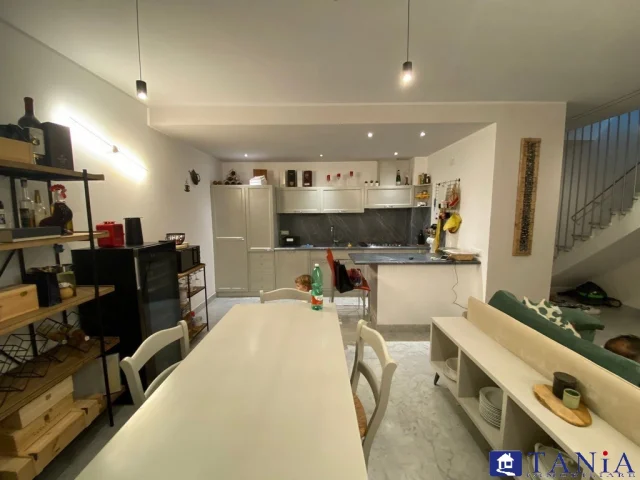 Appartamenti in Vendita - Appartamento bipiano rif aa4229