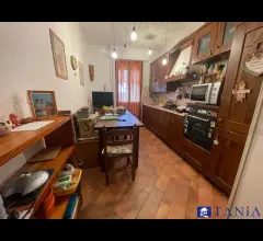 Appartamenti in Vendita - Avenza appartamento 2 camere, cantina e p. auto rif. 4489