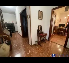 Appartamenti in Vendita - Avenza appartamento 2 camere, cantina e p. auto rif. 4489