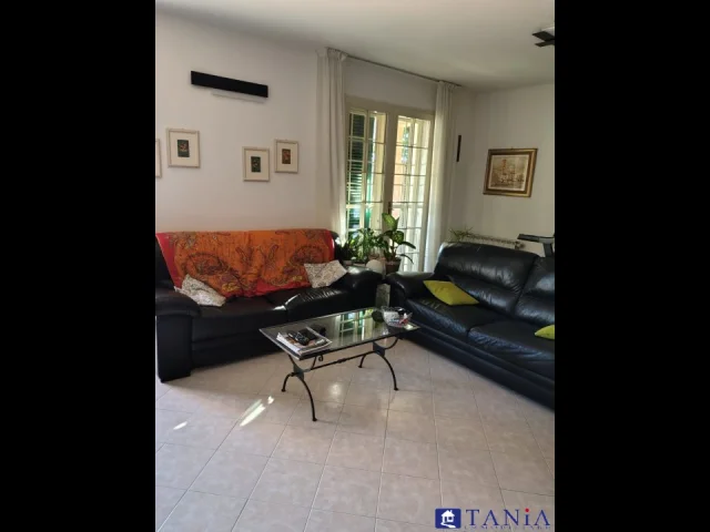 Appartamenti in Vendita - Semindipendente avenza rif 4516