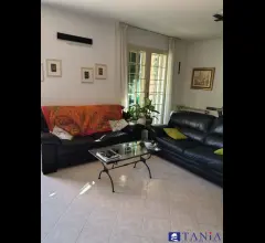 Appartamenti in Vendita - Semindipendente avenza rif 4516
