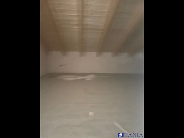 Appartamenti in Vendita - Luni appartamento con 3 camere rif. 4376