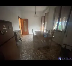 Appartamenti in Vendita - Casa indipendente avenza rif 4419