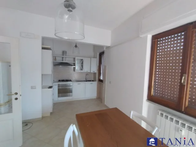 Appartamento avenza centralissimo rif 4537