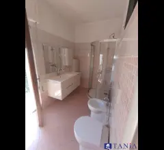 Appartamenti in Vendita - Appartamento avenza centralissimo rif 4537
