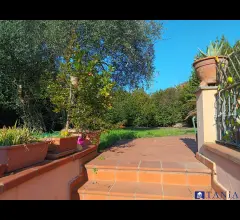 Appartamenti in Vendita - Trifamiliare monteverde rif 4329