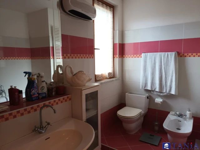 Appartamenti in Vendita - Trifamiliare monteverde rif 4329