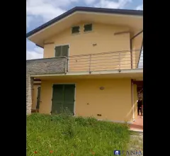 Appartamenti in Vendita - Trifamiliare avenza rif aa4328
