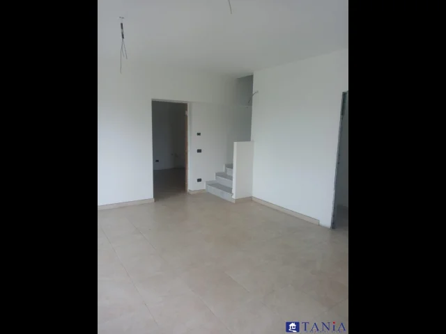 Appartamenti in Vendita - Trifamiliare avenza rif aa4328