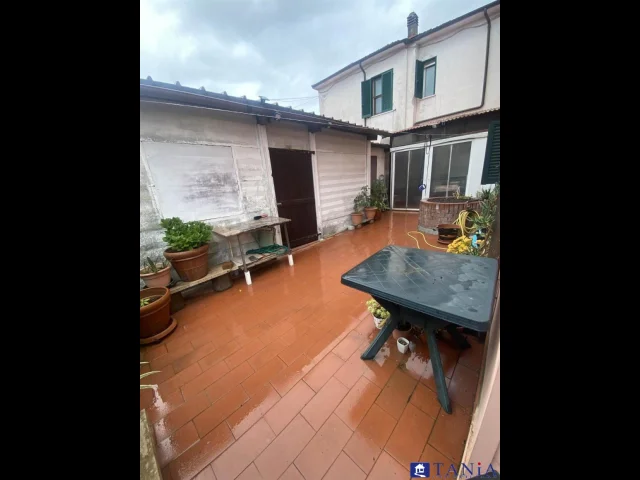 Porzione di casa dogana di ortonovo rif aa4333