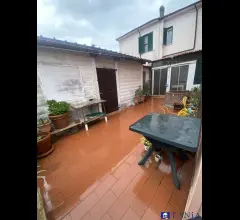 Porzione di casa dogana di ortonovo rif aa4333