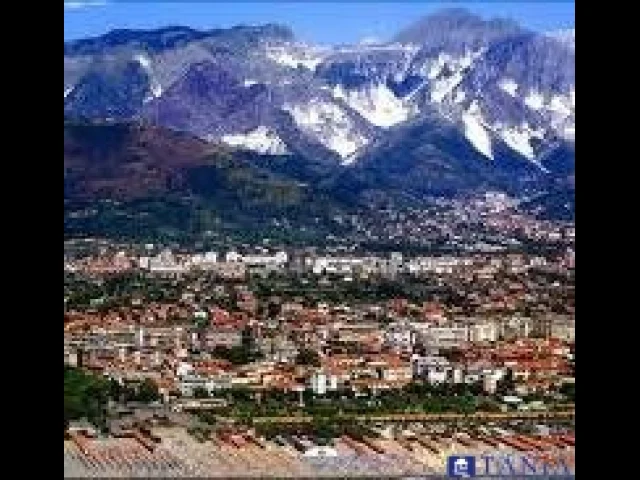 Appartamenti in Vendita - Villa indipendende marina di carrara rif 4398