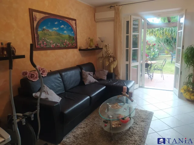 Porzione di casa stabbio rif aa4356
