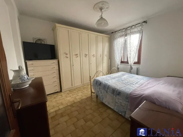 Appartamenti in Vendita - Porzione di casa marina di carrara rif 4505