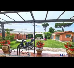Appartamenti in Vendita - Villetta a schiera angolare di testa marina di carrara rif aa4395
