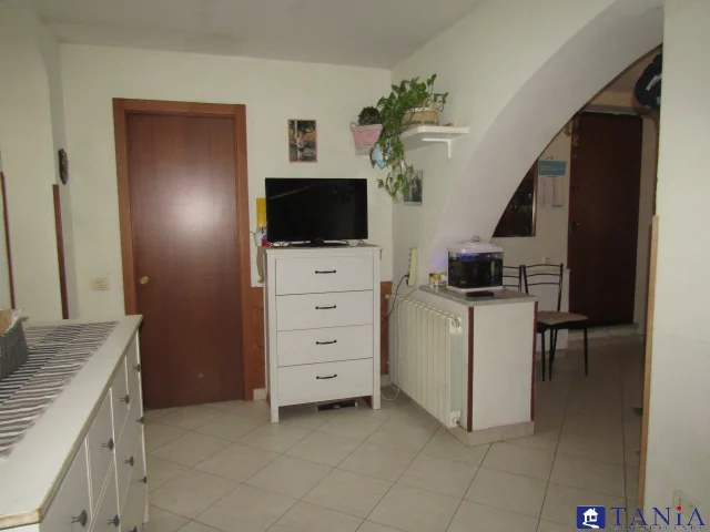 Appartamenti in Vendita - Porzione di casa loc.fabbrica rif 4371