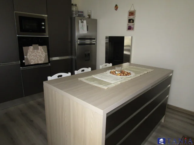 Appartamenti in Vendita - Terra tetto avenza rif 4389