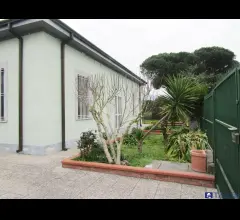 Appartamenti in Vendita - Casa indipendente a fossone rif. 3237
