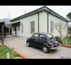 Appartamenti in Vendita - Casa indipendente a fossone rif. 3237