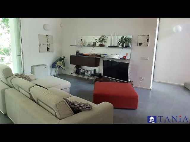 Appartamenti in Vendita - Villa indipendente fossone rif 4418