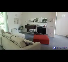Appartamenti in Vendita - Villa indipendente fossone rif 4418