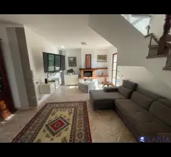Appartamenti in Vendita - Villa indipendente fossone rif 4434