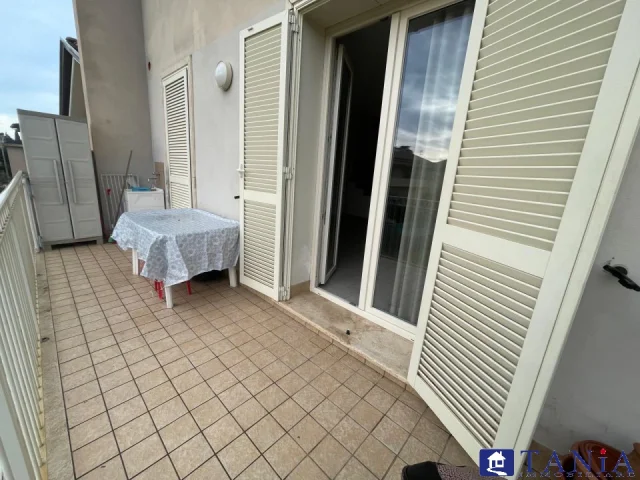 Appartamenti in Vendita - Marina di carrara app.to con ingresso indipendente rif. 4462