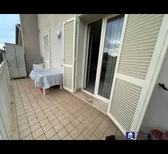 Marina di carrara app.to con ingresso indipendente rif. 4462