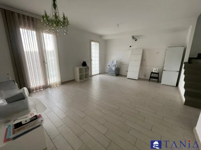 Appartamenti in Vendita - Marina di carrara app.to con ingresso indipendente rif. 4462