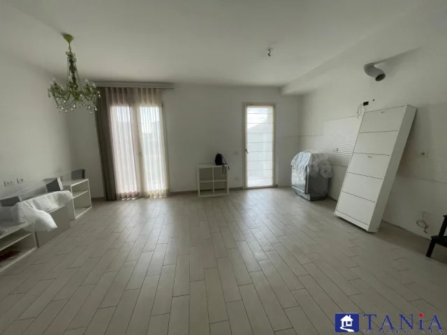 Appartamenti in Vendita - Marina di carrara app.to con ingresso indipendente rif. 4462