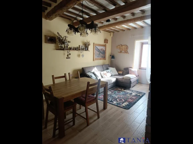 Appartamenti in Vendita - Porzione di casa gragnana rif 4476