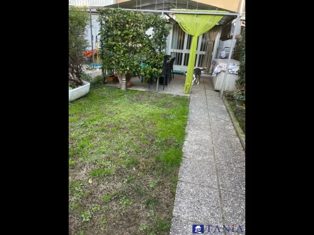 Appartamenti in Vendita - Luni appartamentino con giardino rif. 4469