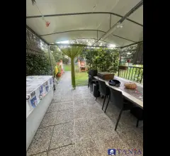 Appartamenti in Vendita - Luni appartamentino con giardino rif. 4469