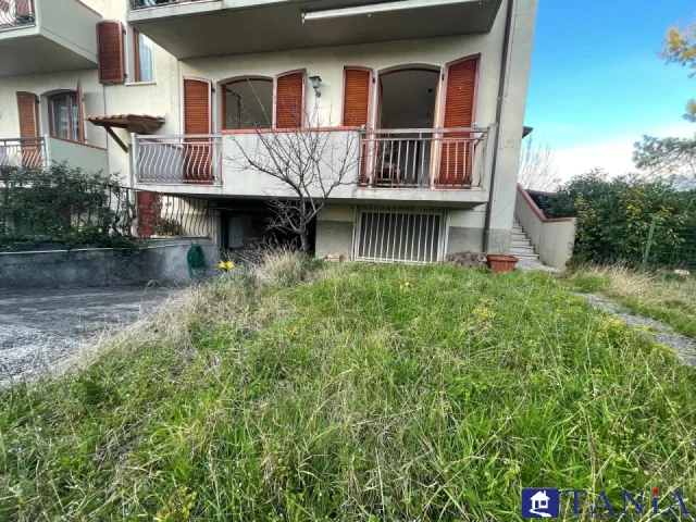 Appartamenti in Vendita - Marina di carrara appartamento con giardino rif. 4486
