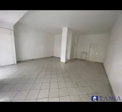 Appartamenti in Vendita - Fondo commerciale marina di carrara rif. 4480