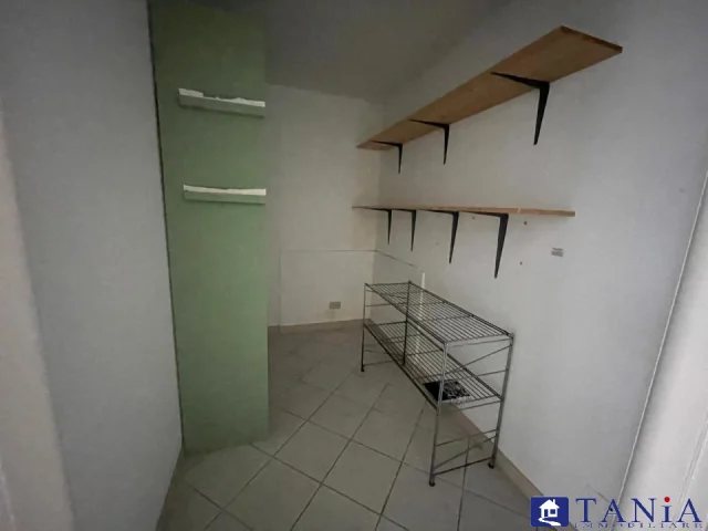 Appartamenti in Vendita - Fondo commerciale marina di carrara rif. 4480