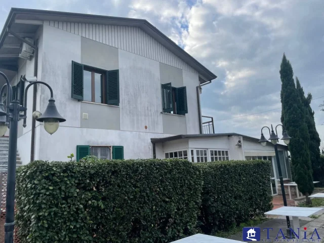 Marina di carrara semindipendente rif. 4481