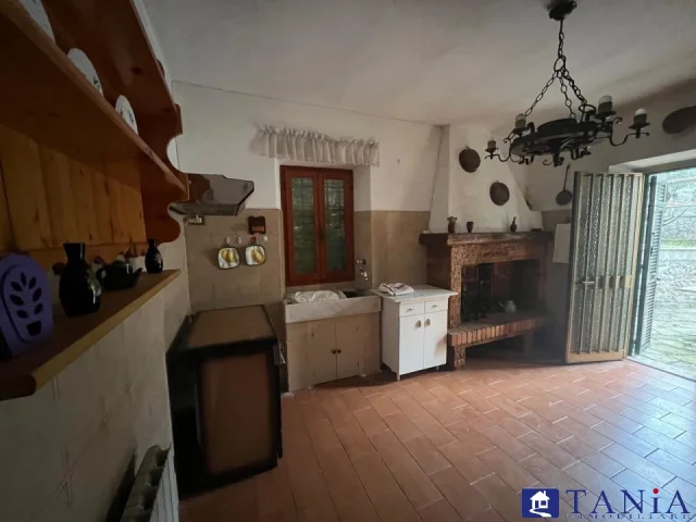 Appartamenti in Vendita - Casa indipendente gragnana rif aa4482