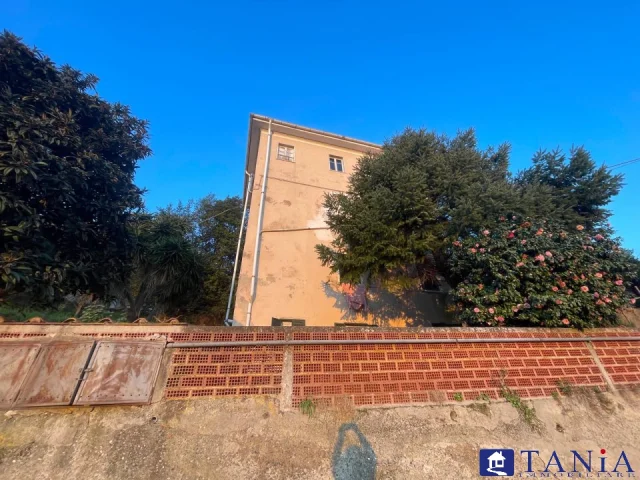 Appartamenti in Vendita - Corvenale indipendente con giardino rif. 4485