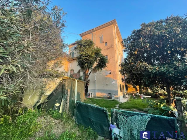 Appartamenti in Vendita - Corvenale indipendente con giardino rif. 4485