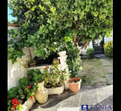 Appartamenti in Vendita - Marina di carrara semindipendente con giardino rif. 4415