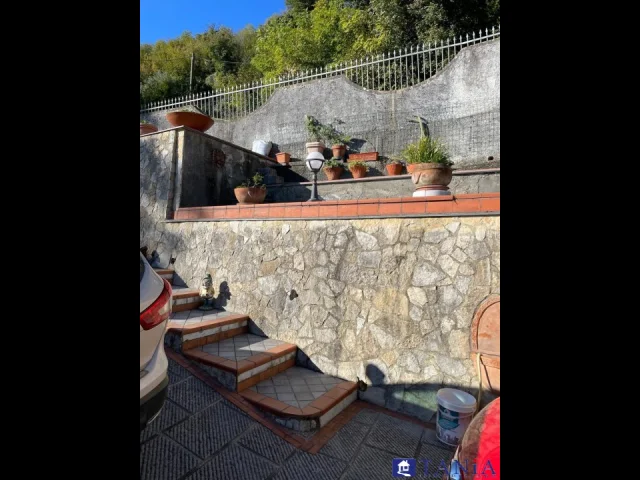 Appartamenti in Vendita - Casa indipendente fontia rif aa4414