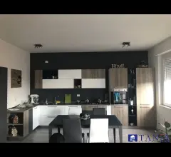 Appartamenti in Vendita - Appartamento avenza rif 4513