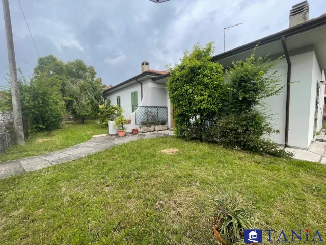 Appartamenti in Vendita - Casa indpendete marina di carrara rif 4523